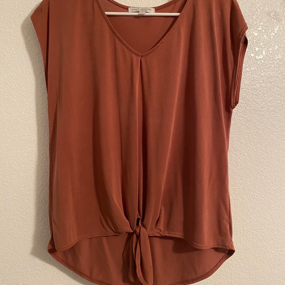 A pink/red mostly pinkish tho, Green Envelope top